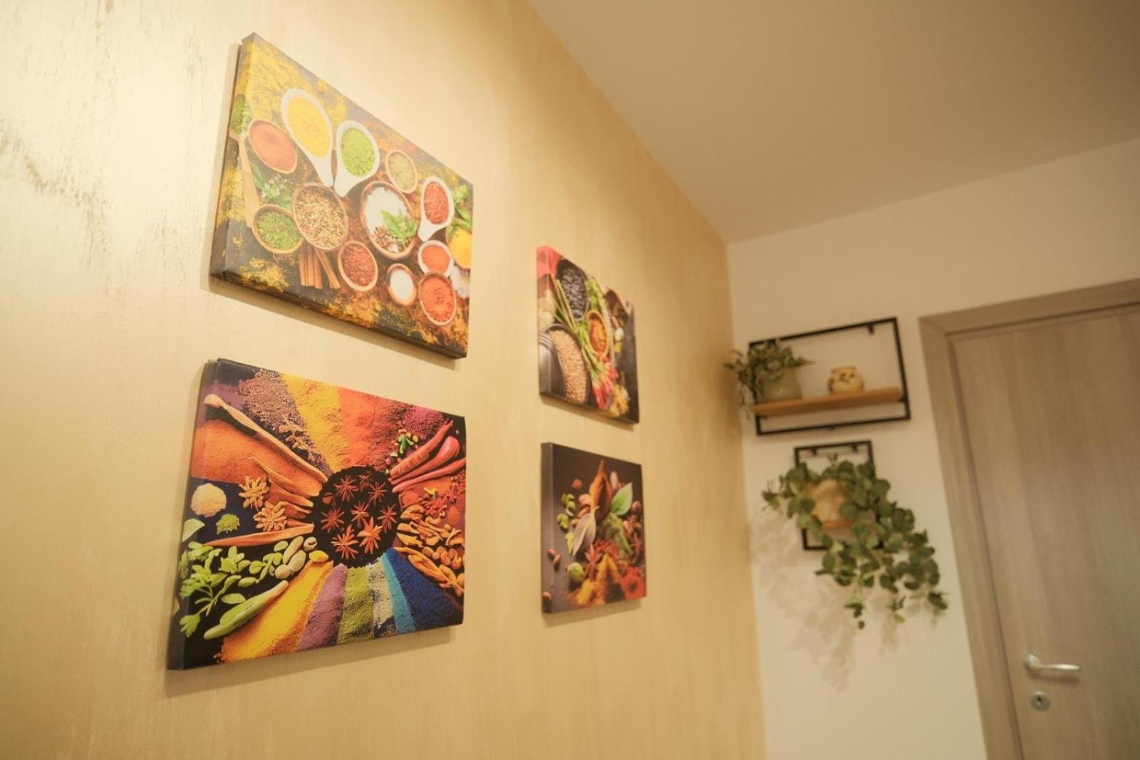 Green Studio Târgu Neamț Buitenkant foto
